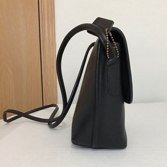 1993 Vintage Coach Crossbody Bag - Picture 3 of 13